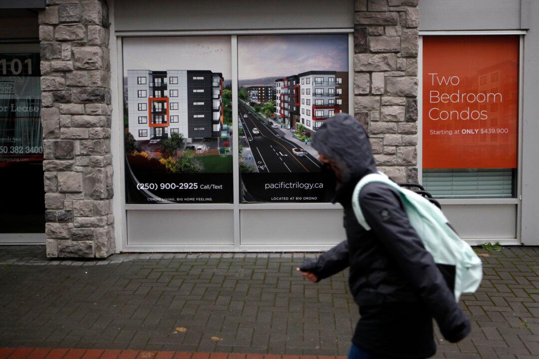 Youths Are Losing $750 a Month on Average Living in Canadian Cities