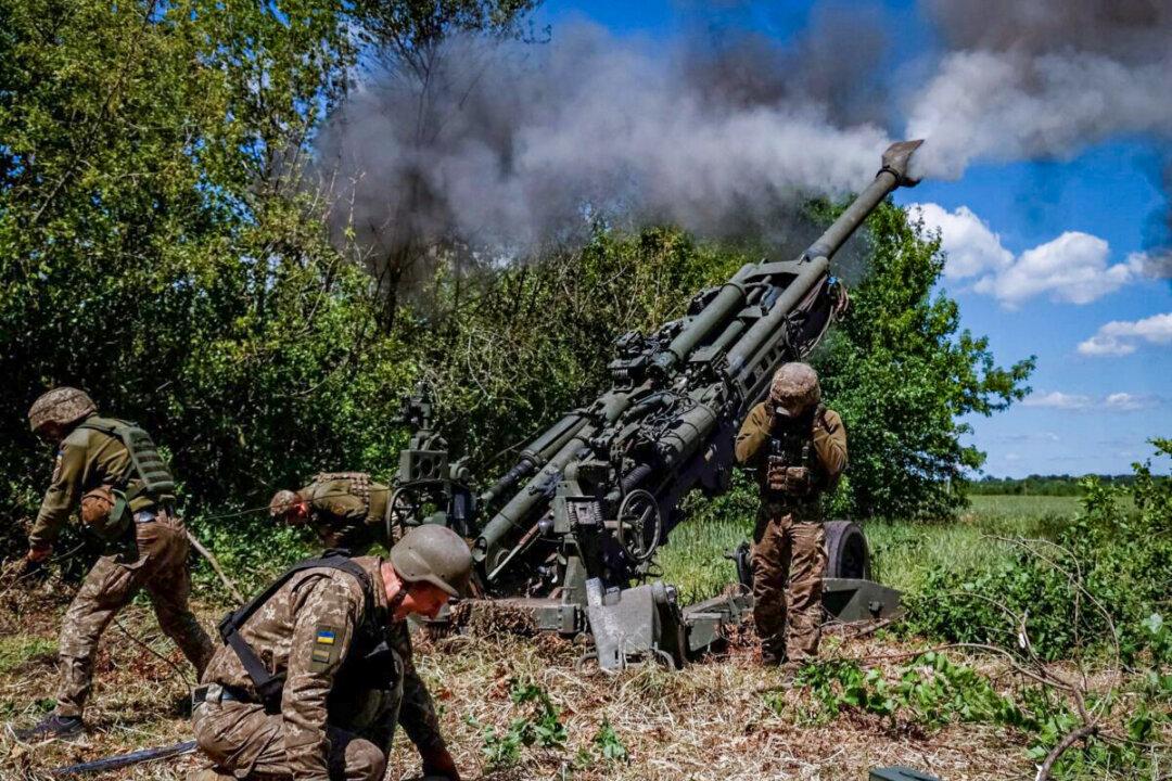 Street Fighting Rages as Kyiv Seeks to Hold Sievierodonetsk Gains