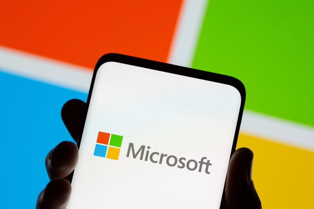 Cloud to PCs, Microsoft Forecasts Spook Investors as Economy Bites