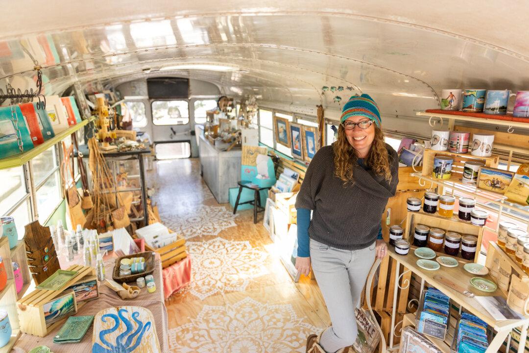 Mobile Art Dealer Sues Town Over Requiring Donation of All Profit to Charity