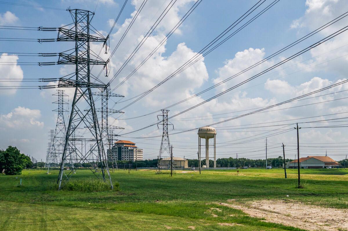 Rolling Blackouts Could Hit Texas This Summer Amid Heatwave, Experts Warn