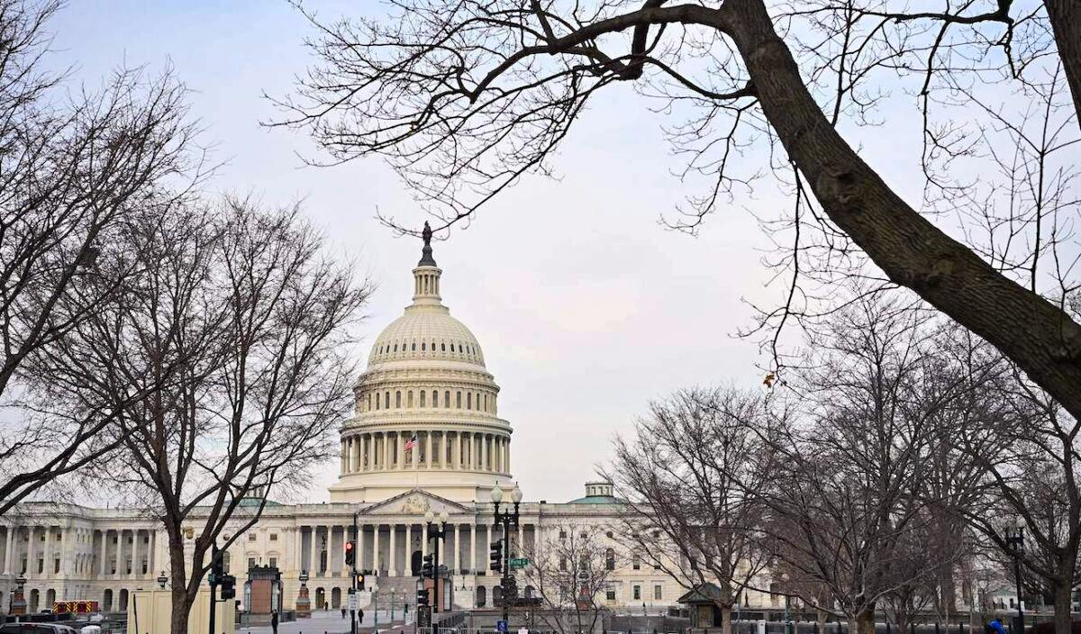 House Approves Gun Control Bills Raising Age Limit for Semiautomatic Rifles, Imposing Other Restrictions