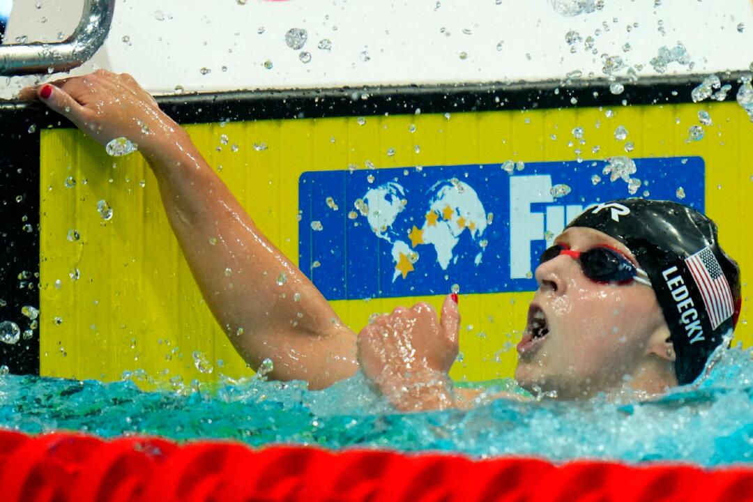 Ledecky Wins 1,500 for Record 17th World Title; Ceccon Sets World Record