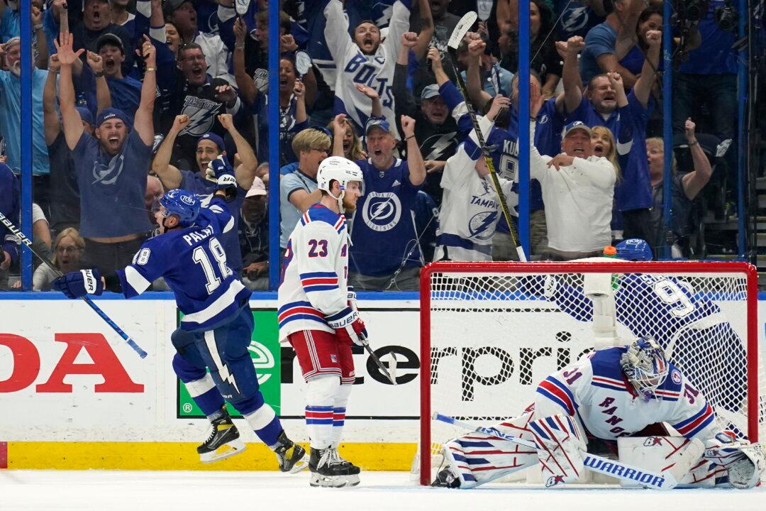 Palat Scores Late, Lightning Beat Rangers 3–2 in Game 3