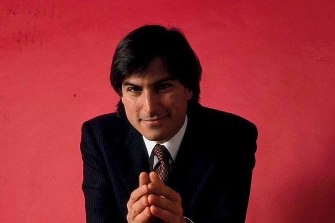 $9 Check Signed By Steve Jobs Four Decades Ago Could Fetch $25,000 at Auction