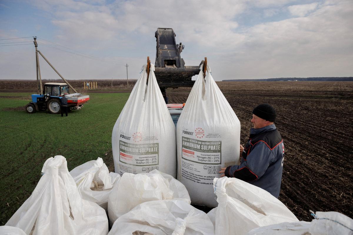 Soaring Fertilizer Prices Following Russia–Ukraine War Could Lead to One Million More Deaths: Study