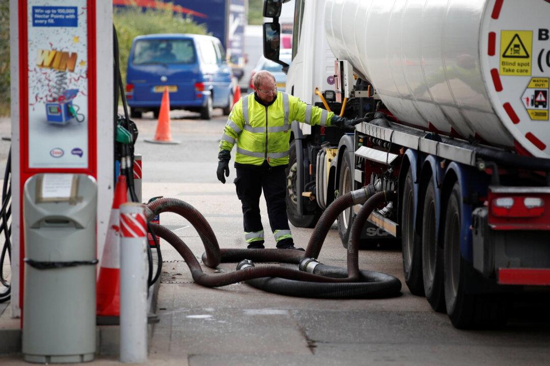 Drivers Shrug Off Soaring Fuel Prices, for Now