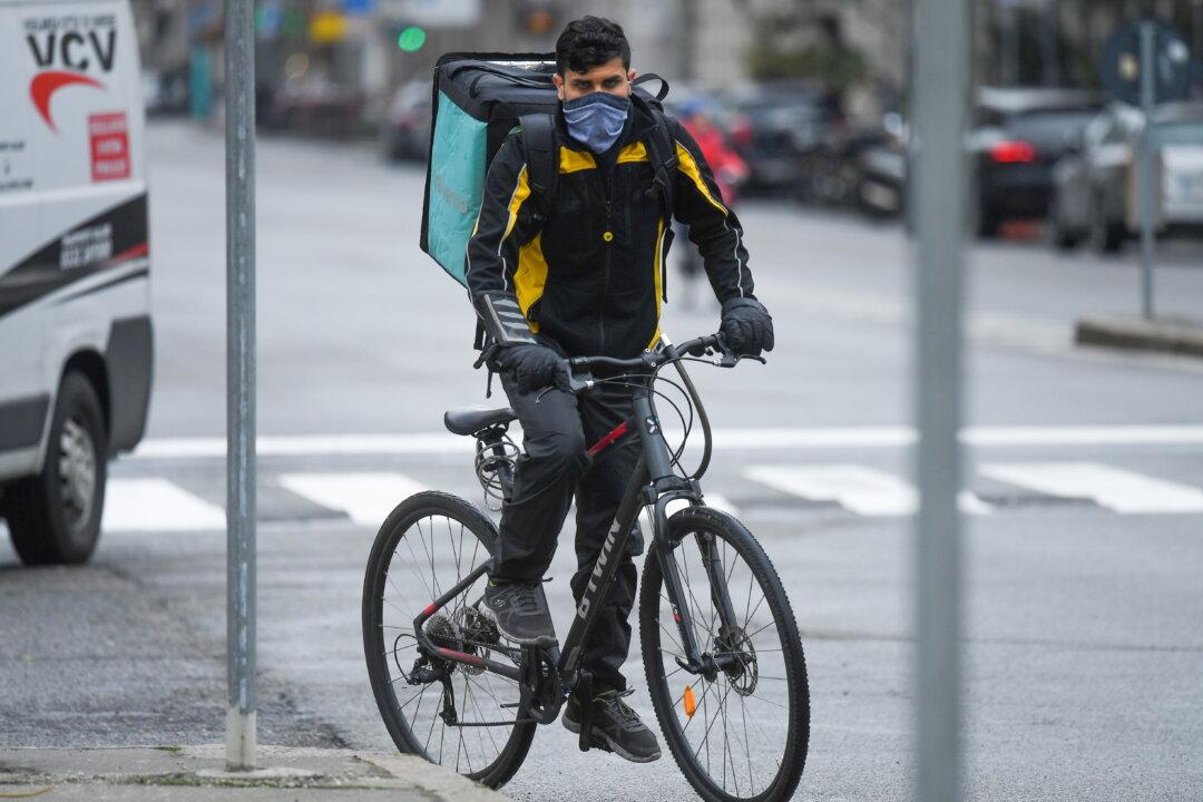 European Food Delivery Firms Face Forecast Cuts as Inflation Surges, Says JP Morgan