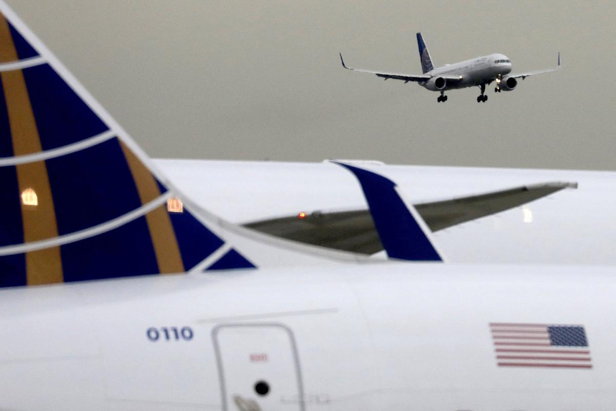 United Airlines Planes Strike Each Other on Runway at Boston’s Logan Airport, FAA Investigating
