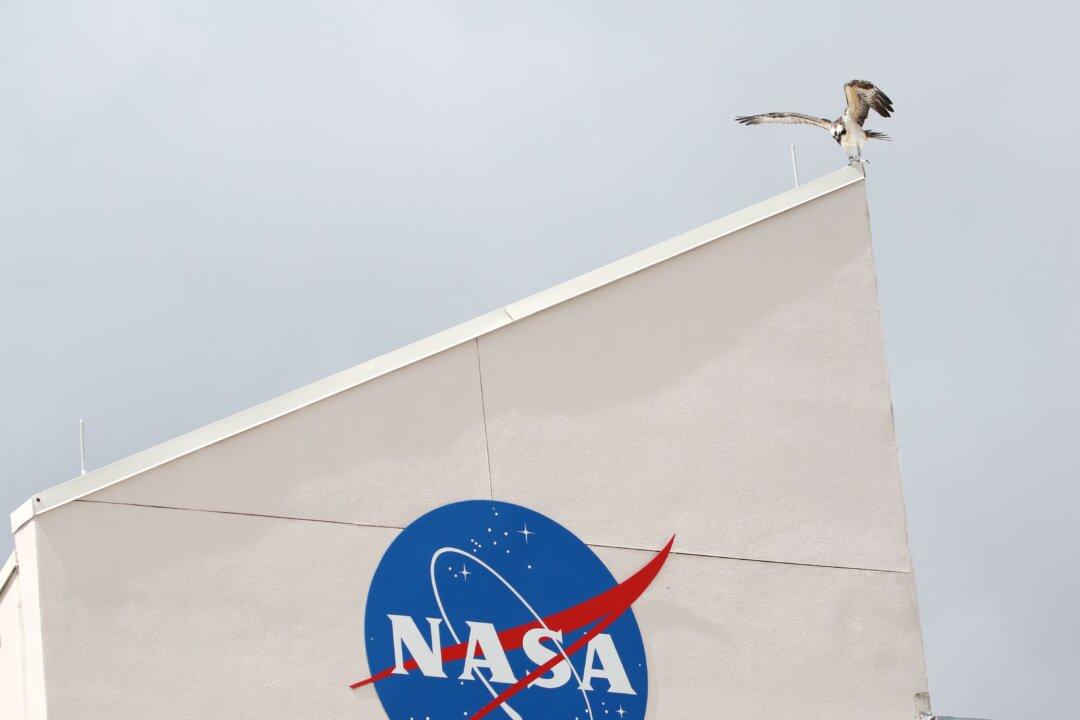 NASA’s Spending ‘Unsustainable’ If US Wants to Return to Moon, Mars: Watchdog