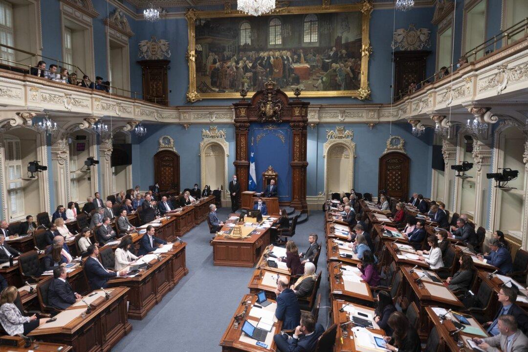 Quebec Provincial Politicians Vote to Increase Base Pay by $30,000