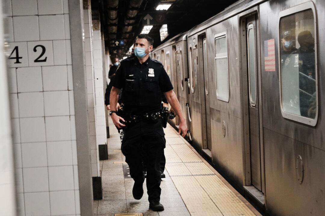 NYPD Leaders ‘Refusing to Acknowledge’ Mass Exodus of Police, Union Leader Says