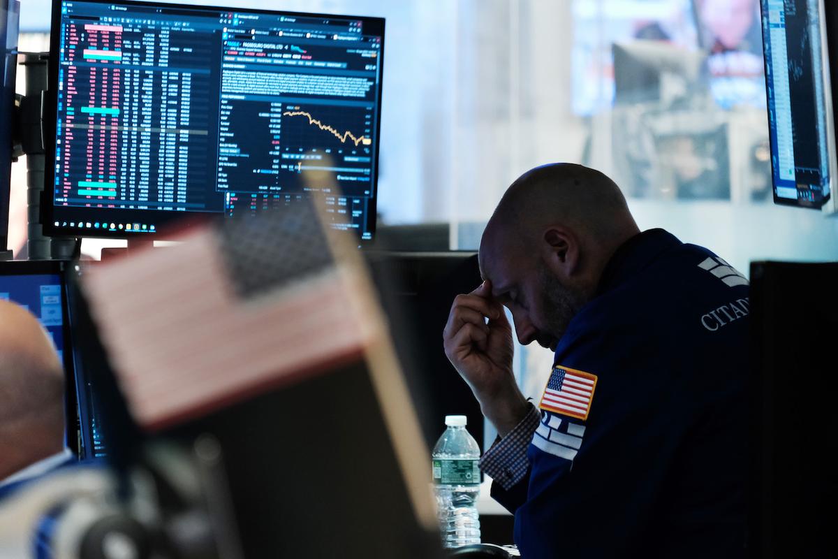 US Economy Will Spend Decade in ‘Inflationary Depression,’ Economist Schiff Warns