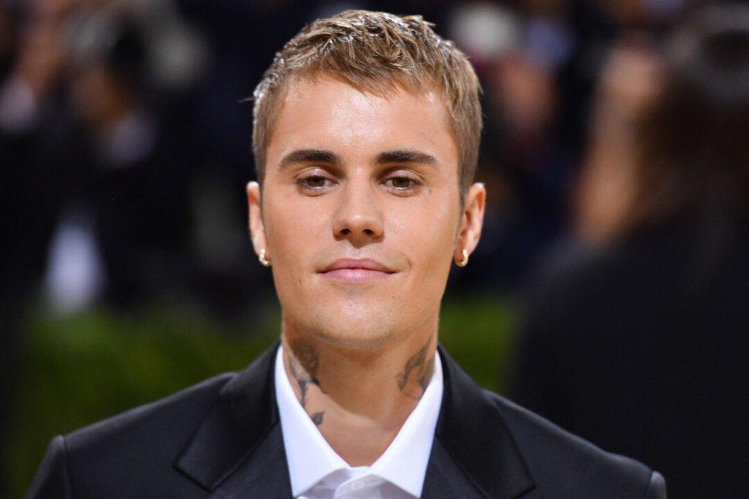 Justin Bieber Announces He Is Suffering From Rare Partial Facial Paralysis Disorder