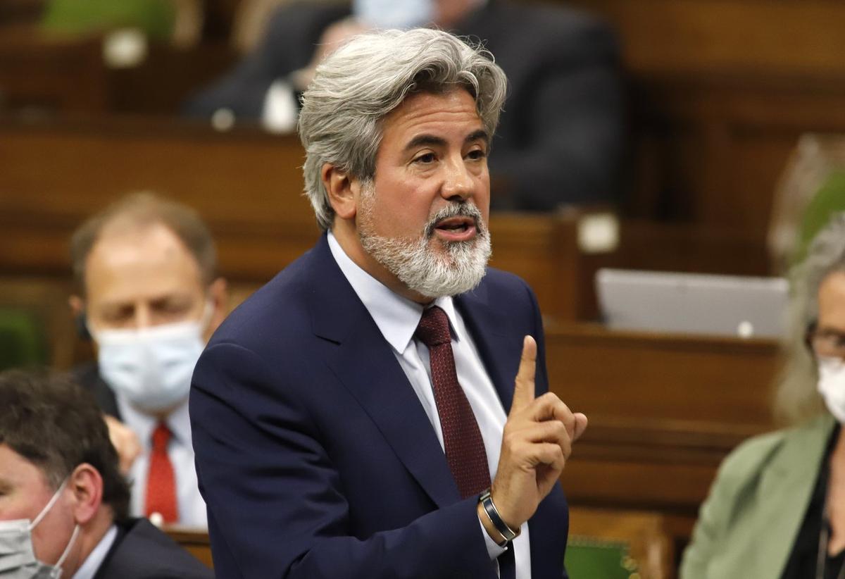 Heritage Minister Says Facebook Is Intimidating Canadians With Threats to Pull News From Platform