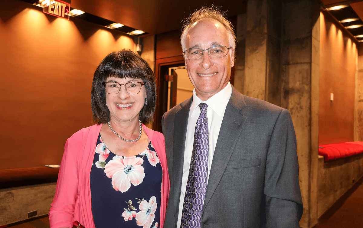 Shen Yun Sings ‘Life Is a Beautiful Thing’ to Indianapolis Couple