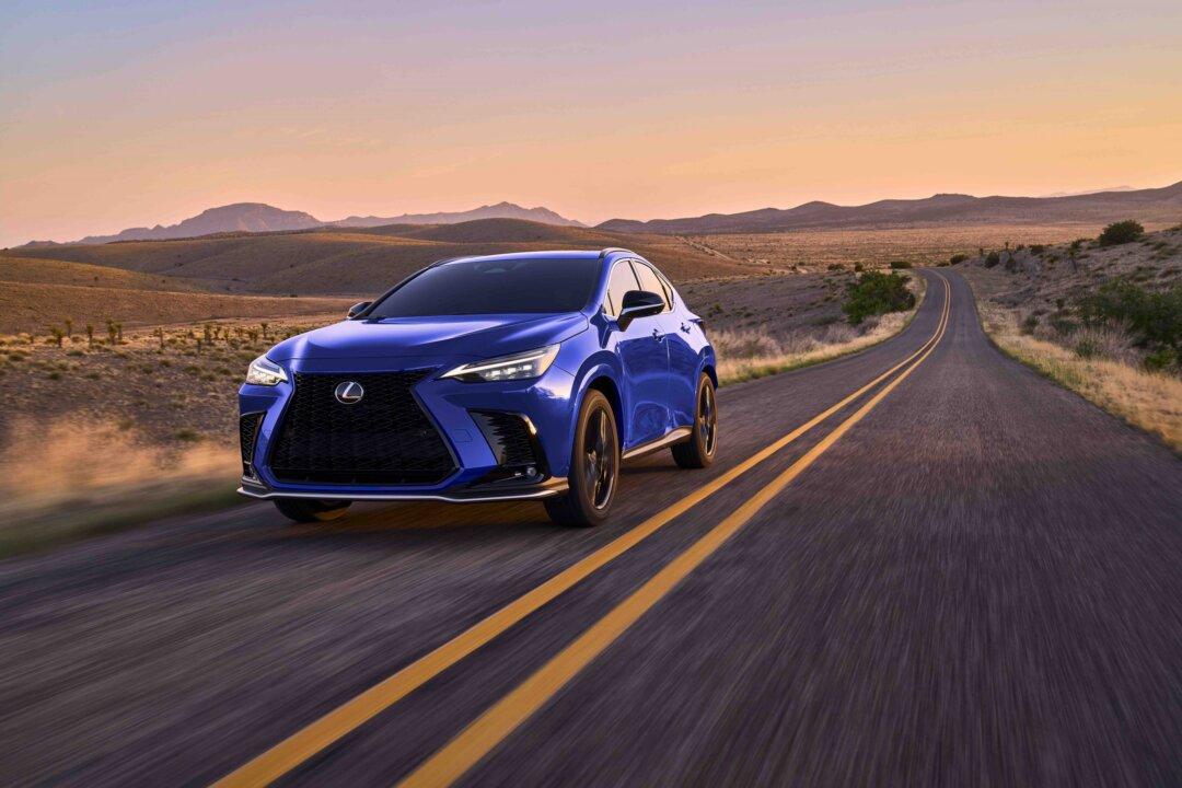 2022 Lexus NX 450h+ AWD
