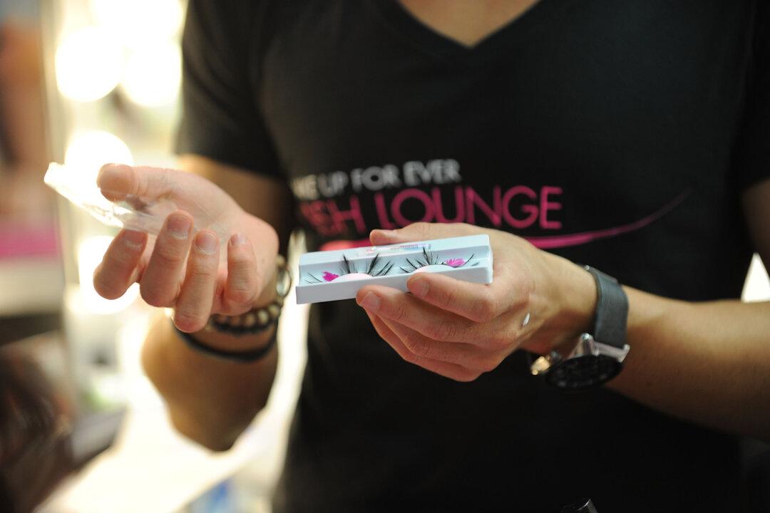 Woman Sues Cosmetic Company Alleging False Claims About Mink Fur Lashes