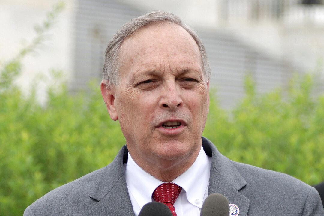 Republican Congressman Calls for McCarthy to Step Aside in Speaker Race as Opposition Grows