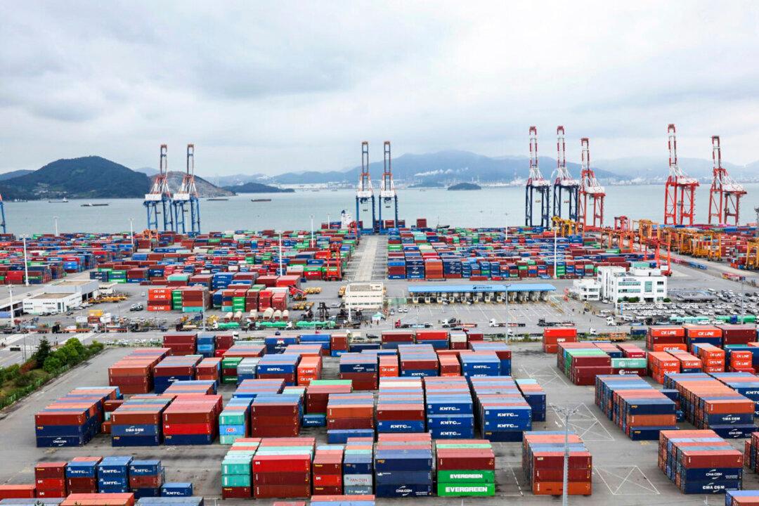 Worries About South Korean Economy Grow Amid Truckers’ Strike