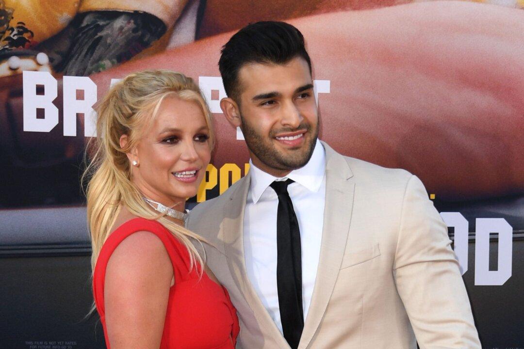 After Crashing Spears Wedding, Ex-Husband Jason Alexander Hit With Restraining Order