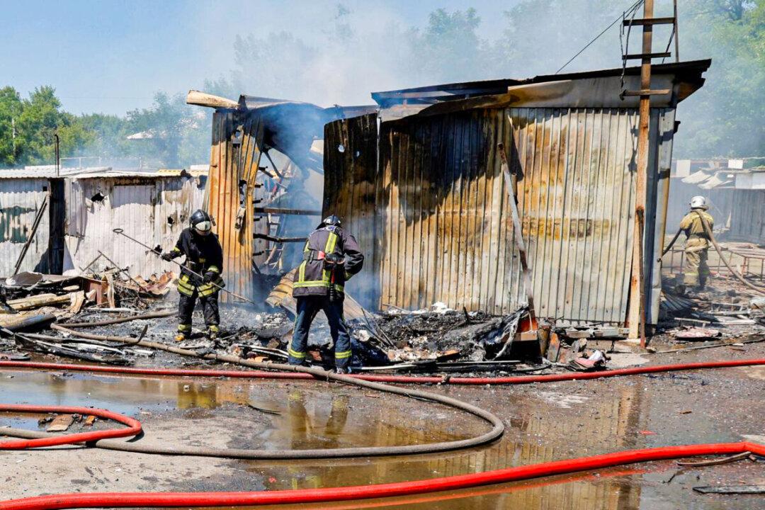 3 Killed, 18 Injured in Ukrainian Artillery Attack on Donetsk Market, Separatists Say