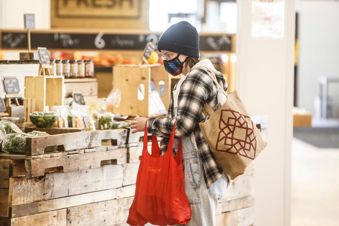 Alberta to Lift Remaining COVID-19 Restrictions