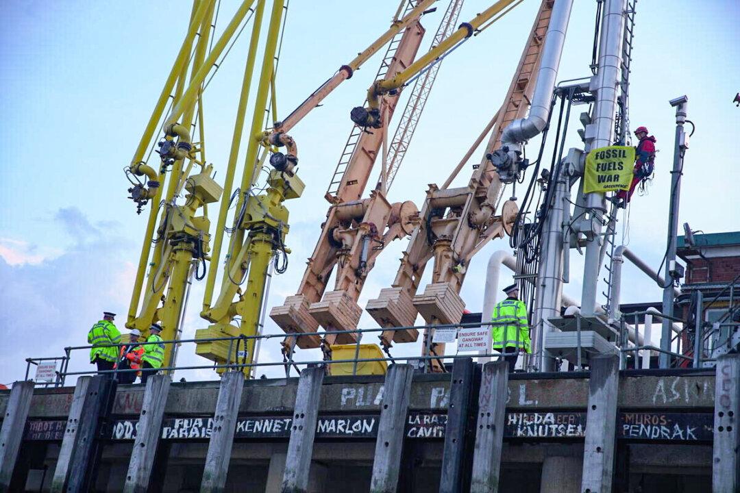 Russia Made $98 Billion in Fossil Fuel Exports in First 100 Days of Ukraine War: Report