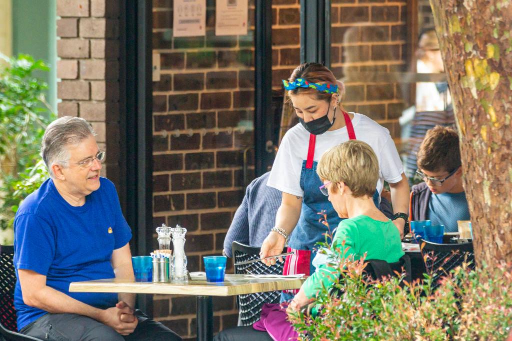 Australia Raises Minimum Wage Rate to Try Stem Effects of Inflation