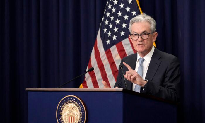 Fed Promises ‘Unconditional’ Commitment to Fighting Inflation
