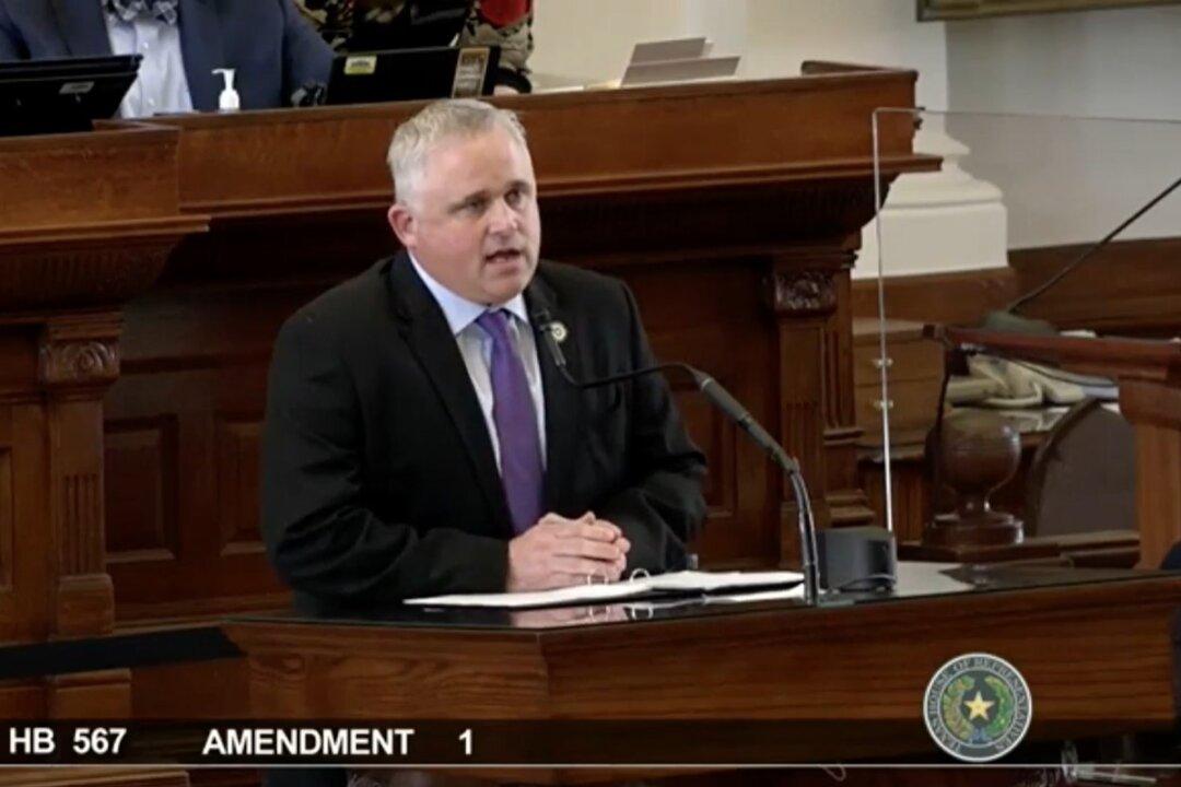 State Representatives Propose Legislation to Criminalize Bringing Children to Drag Shows