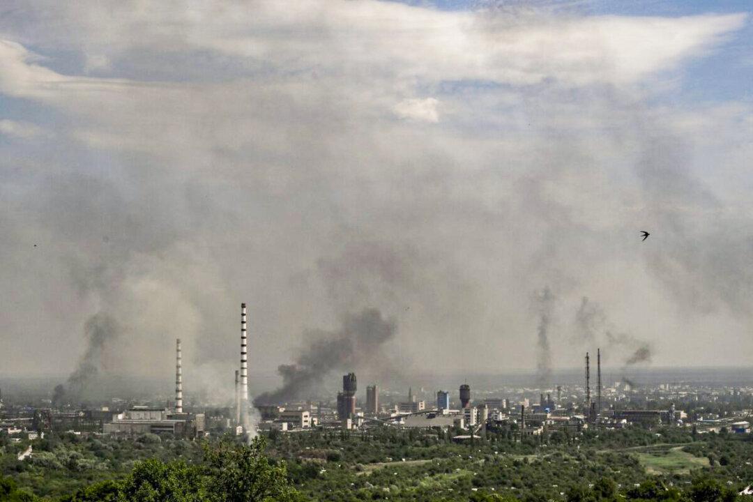 Russians Control 80 Percent of Key Ukraine City, Cut Escape Routes: Ukrainian Official