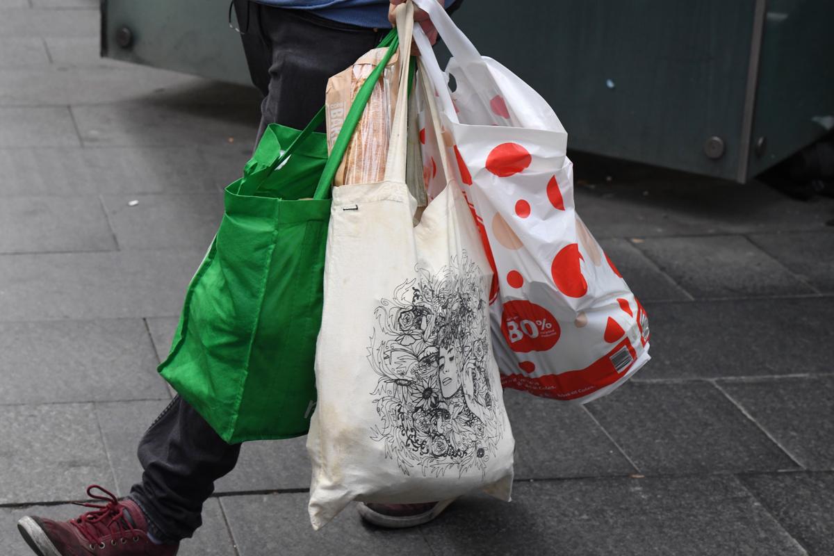 Labor Steps in to Regulate Recycling Industry Following Stockpiling Problems