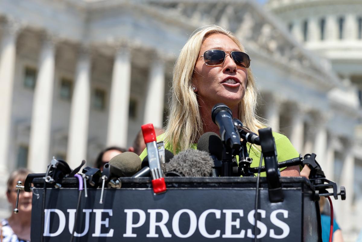 Republicans Demand FBI, DOJ Remove Records of People Pressured Into Waiving Gun Rights