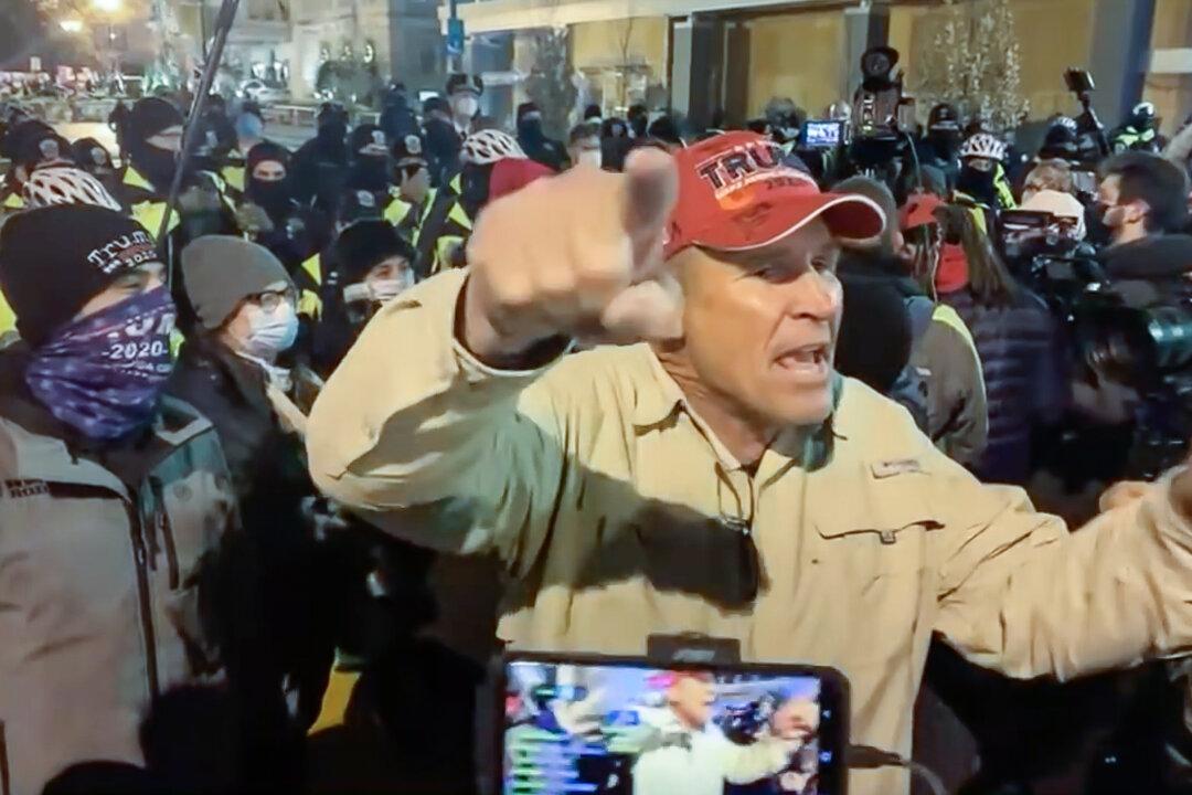 EXCLUSIVE: Ray Epps Told FBI He Expected Bomb Attack Near the Capitol on Jan. 6, 2021, Documents Show