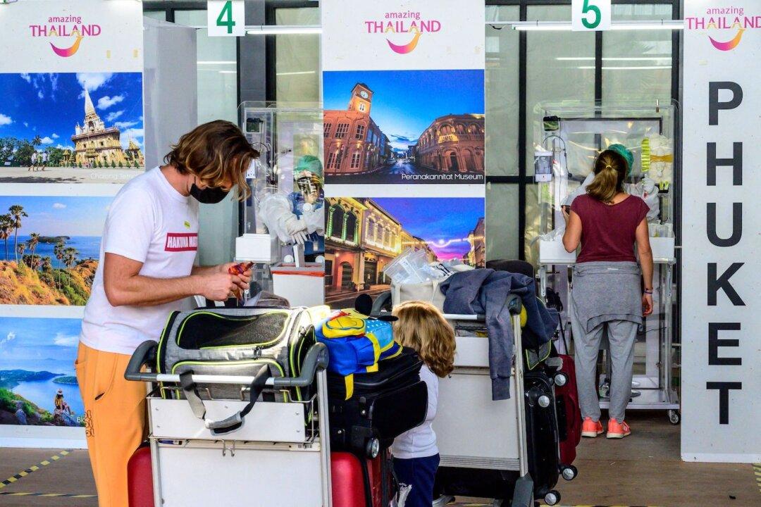 Travelers Infected With COVID-19 No Longer Banned From Entering Thailand
