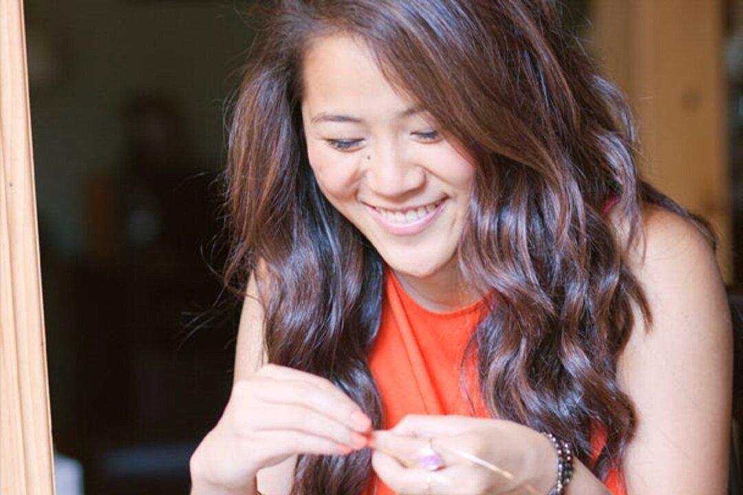 This Teen Paid for College by Selling on Etsy. Here Are 5 Ways She Did It.