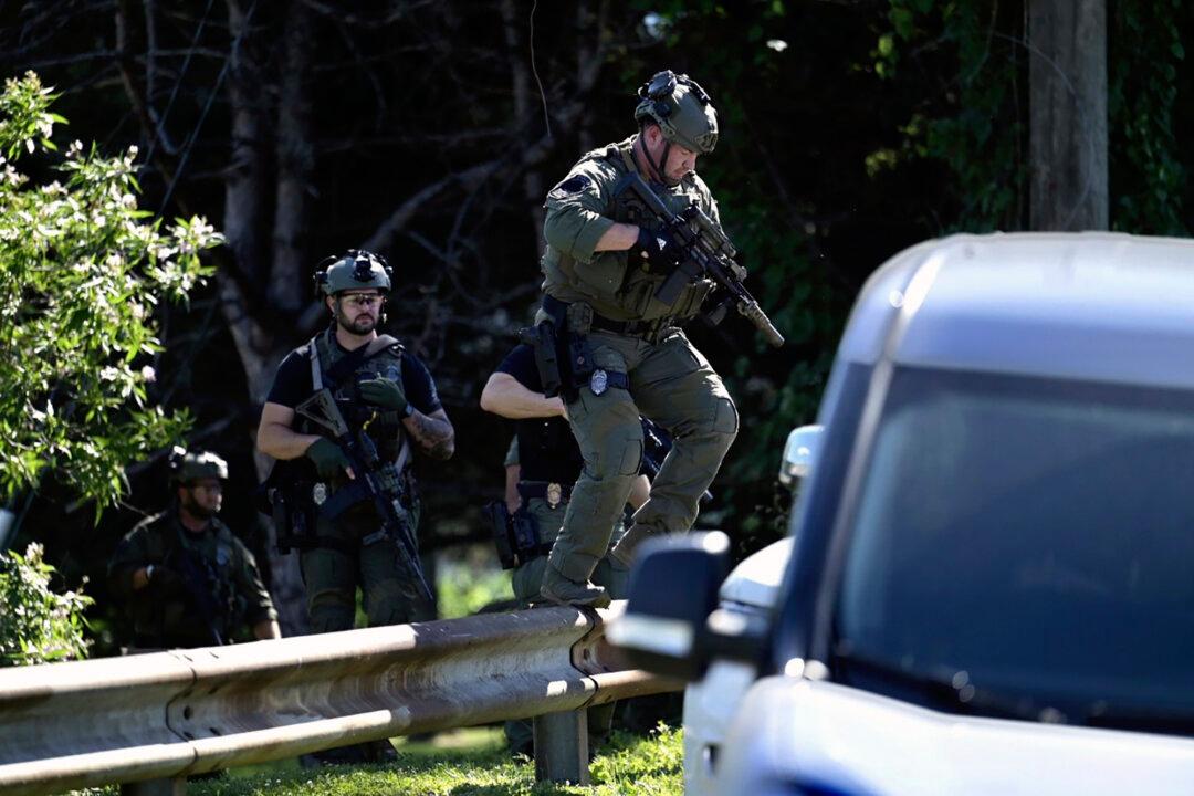 Police: Gunfire at Mall; No One Shot, but 3 Hurt Fleeing