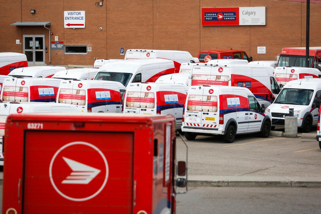 Canada Post Turns Banker as Pension Obligations Threaten Viability