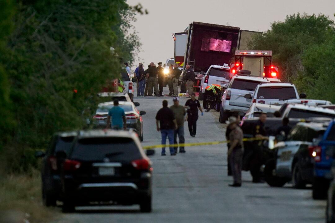 Death Toll Rises to 53 After Illegal Immigrants Found Dead in Abandoned Truck in Texas