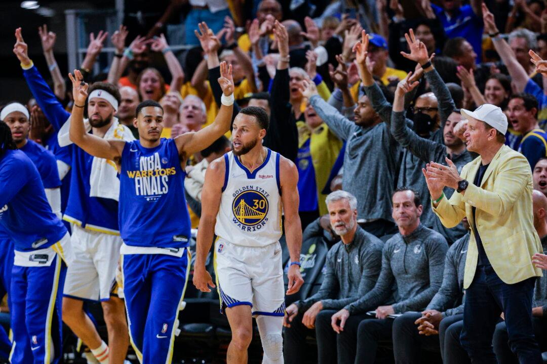 Stephen Curry’s Teammates Admire His Humility as a Superstar