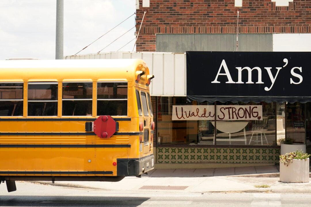 Texas Schools Struggling to Comply With State Law Mandating Armed Security Officers: Reports