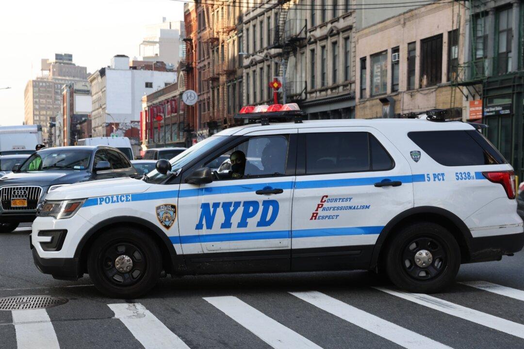 Off-Duty NYPD Officer Knocked Unconscious, Robbed in New York City While Jogging