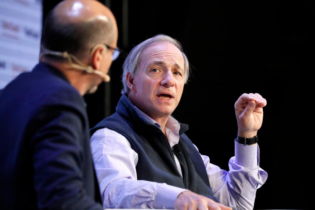 Ray Dalio Says Stagflation Is the ‘Great Cost’ of Fed’s Fight Against Inflation