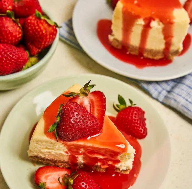 5-ingredient Strawberry Glaze Is a Taste of Summer Sweetness