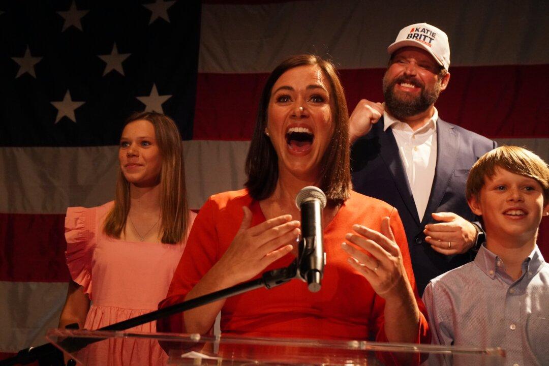Katie Britt Beats Rep. Mo Brooks in Alabama Senate Runoff