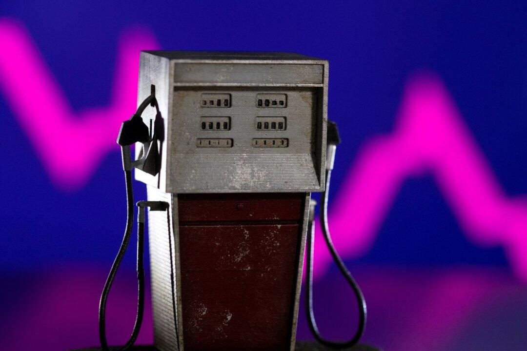 Stocks and Oil Tumble as Recession Fears Mount