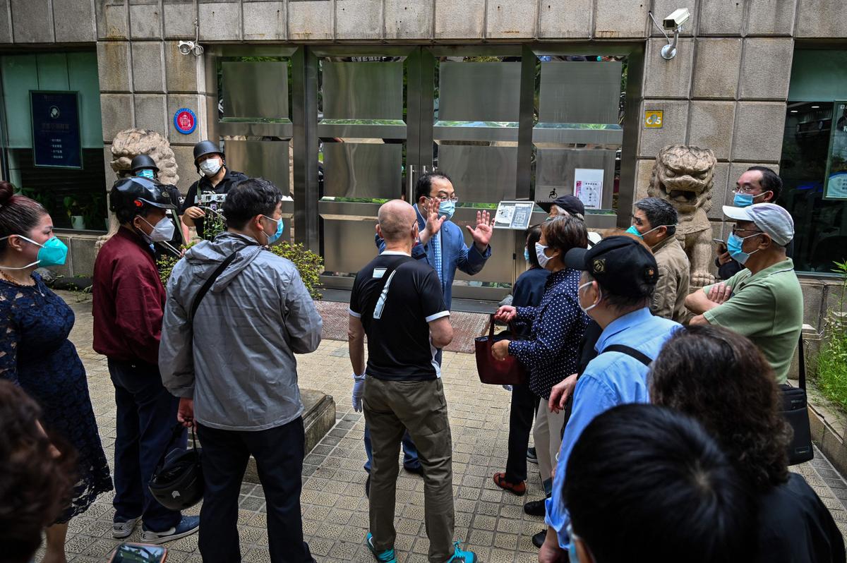 Reports of Depositor Accounts Being Frozen, as China’s Banking Crisis Spreads
