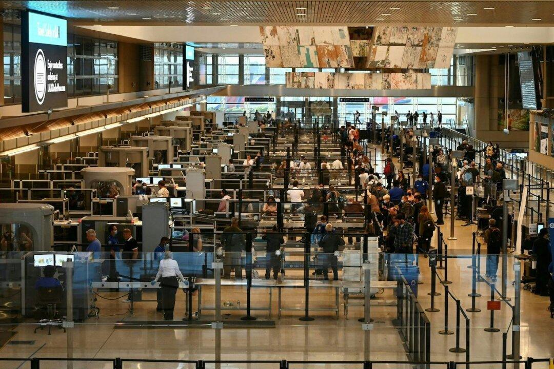 Part of LAX Temporarily Closed Due to ‘Suspicious’ Vehicle