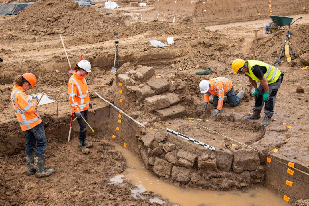 Volunteer Archaeologists Discover Ancient Roman Temple in Netherlands